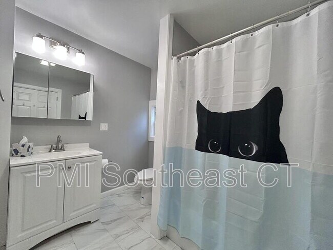 Building Photo - 32 Starr St