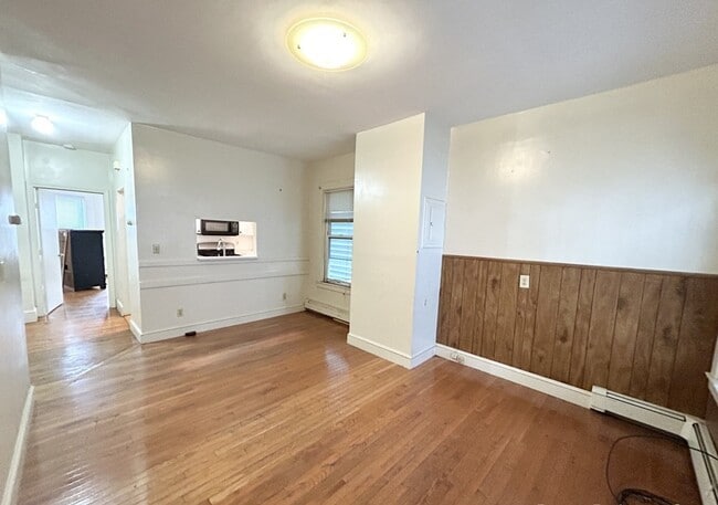 Building Photo - 96 E Cottage St