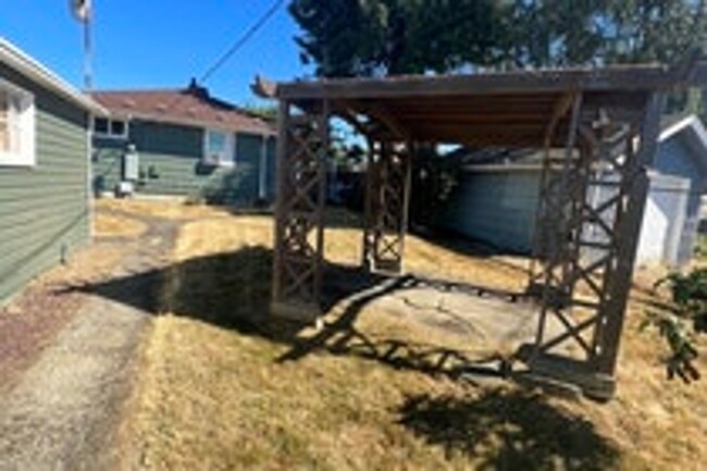 Building Photo - 2bd/1ba House in South End Tacoma