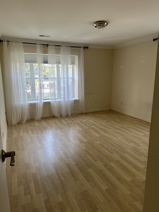 Building Photo - 1602 Society Pl