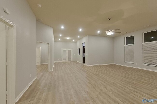 Building Photo - 10685 Bent Brook Dr