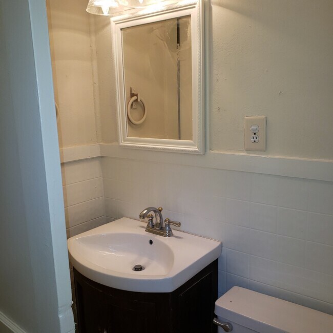 Building Photo - 924 Howard St