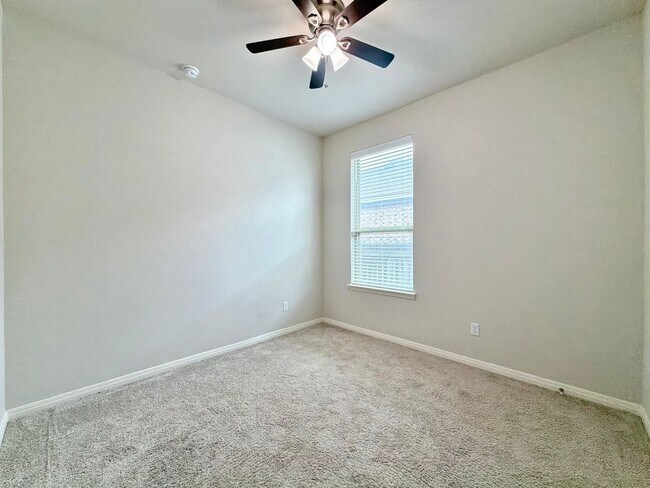 Building Photo - 877 Centerra Hills Cir