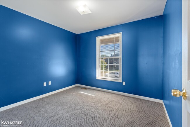 Building Photo - 2199 Edgestone Dr