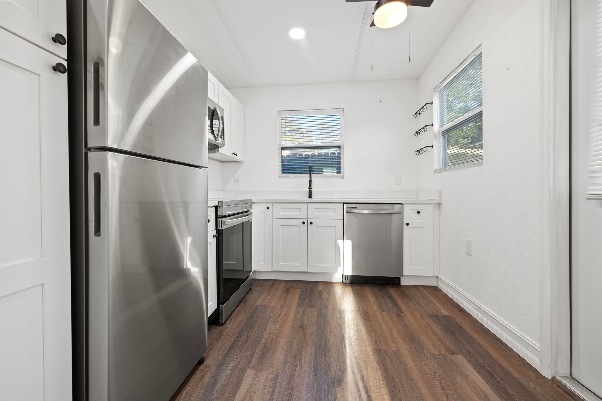 Kitchen - 625 35th St N