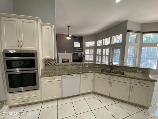 Building Photo - 7849 Rittenhouse Ln
