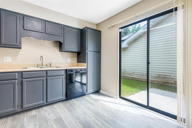 Building Photo - 1711 Bennetts End