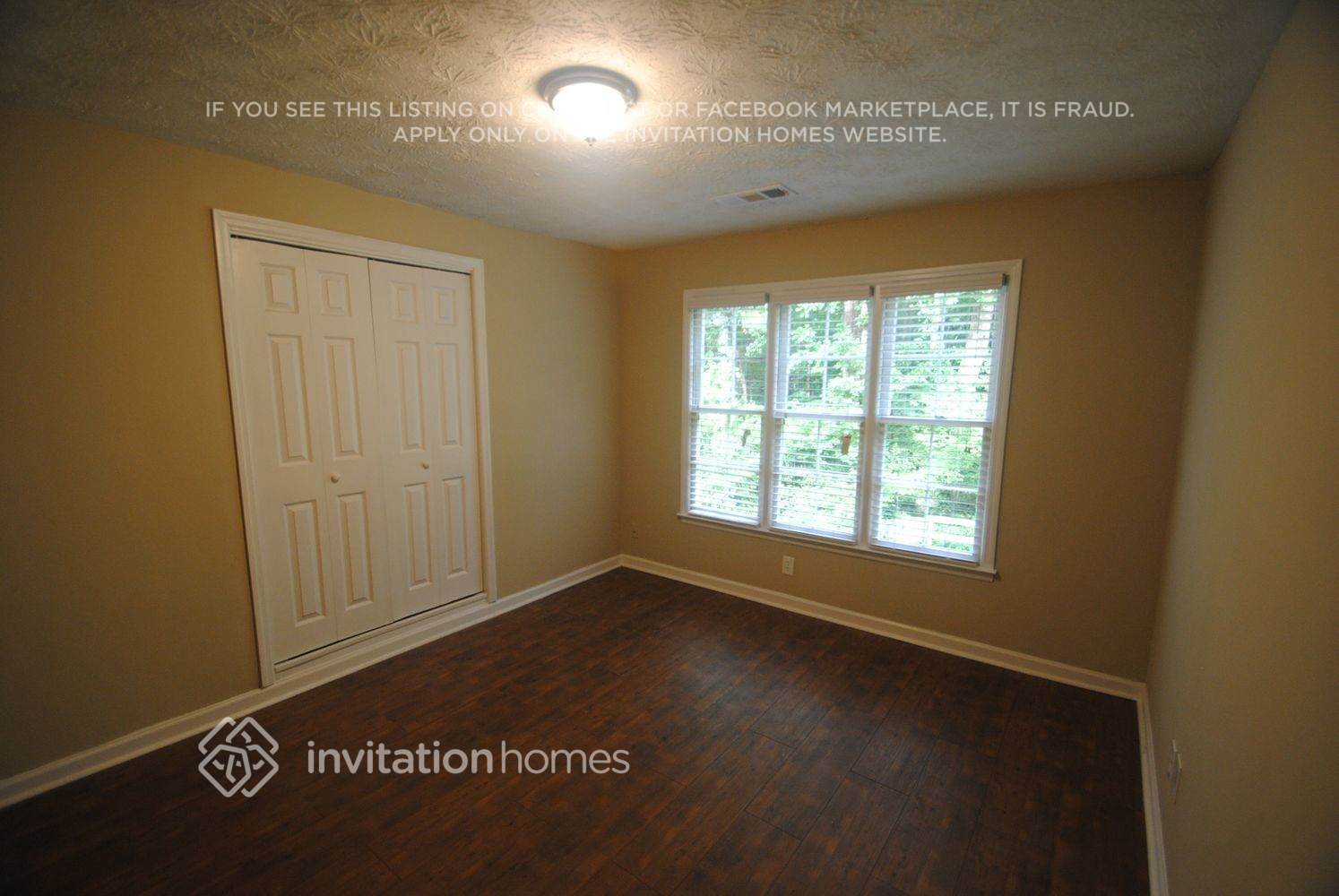 Building Photo - 100 Parkcreek Ct