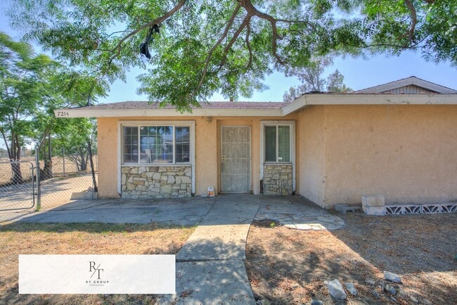 Primary Photo - Spacious 4-Bedroom Home on Nearly 1 Acre –...