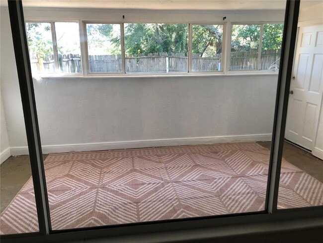 Building Photo - 3 Lotus Lake Dr