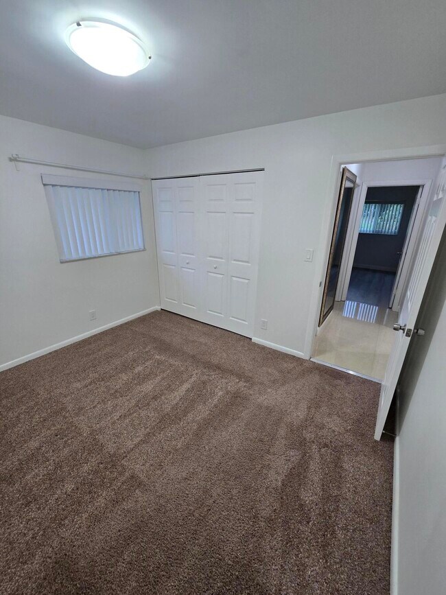 Building Photo - 840 NW 48th Ave