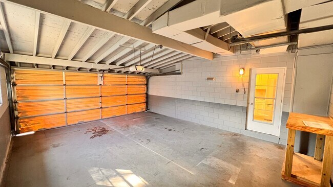 Building Photo - Timeless Charm Meets Modern Comfort in the Heart of Winter Park! WASHER & DRYER INCLUDED!