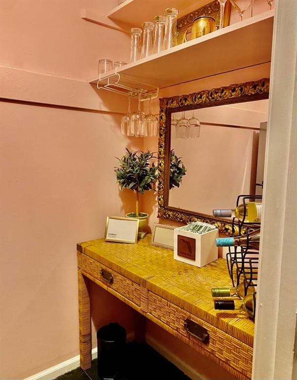 Building Photo - 30 S J St