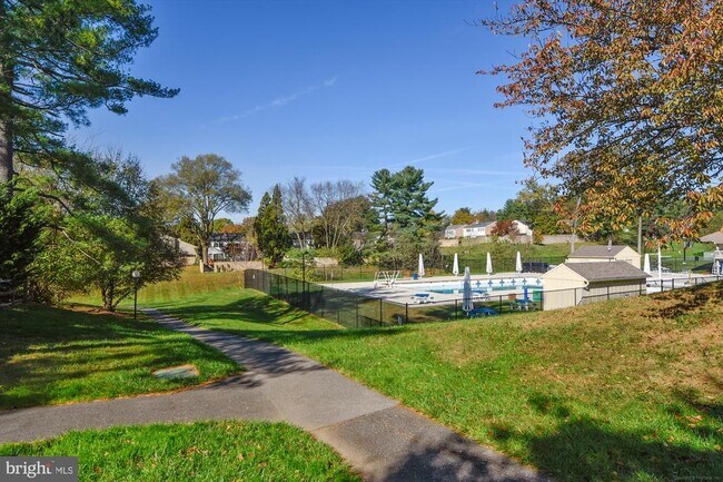 Building Photo - 10121 Watkins Mill Pl