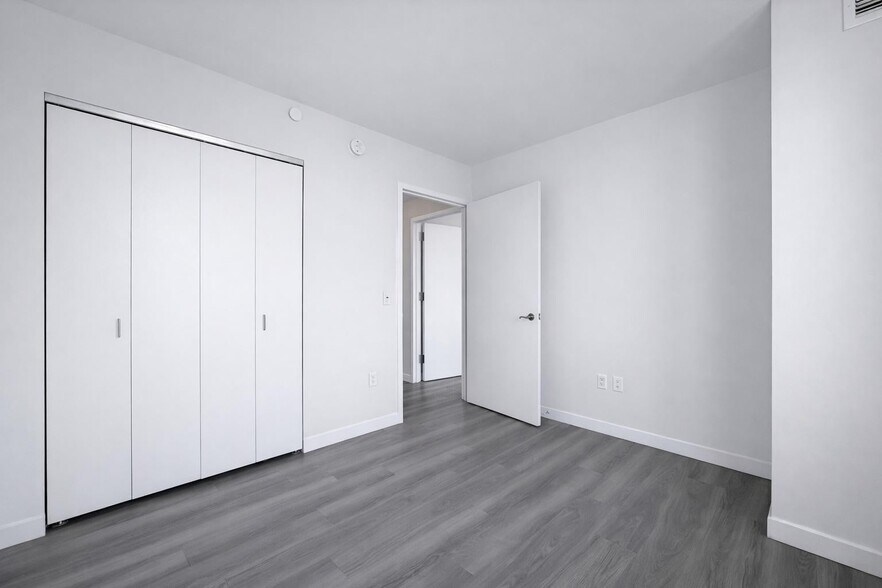 Building Photo - 1524 Sheepshead Bay Rd