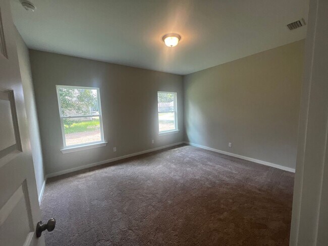 Building Photo - Home for Rent in Bay Minette, AL!! Availab...