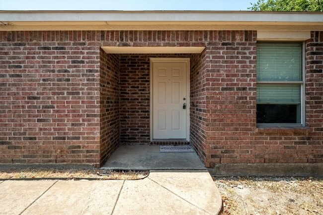 Building Photo - 121 Cliff Height Cir