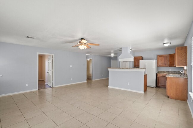 Building Photo - 1631 Quail Run