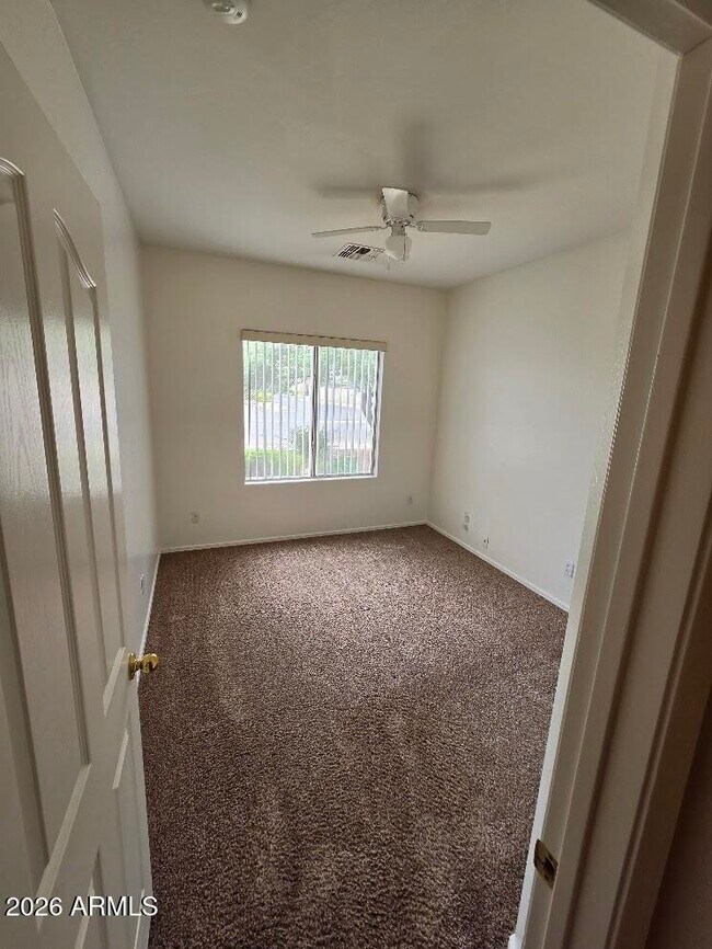 Building Photo - 12901 W Glenrosa Dr