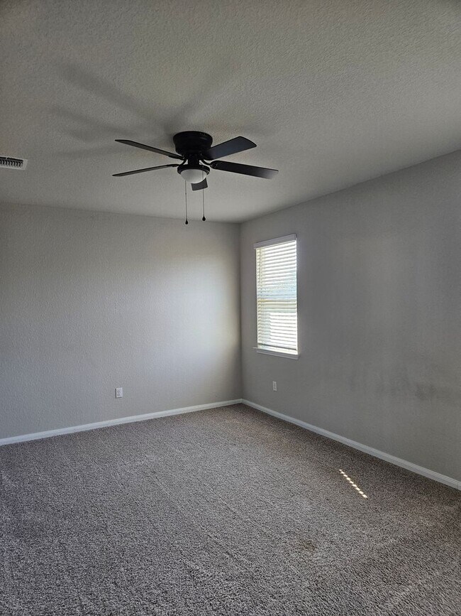 Building Photo - 4-Bedroom Home for Lease – Hutto, TX
