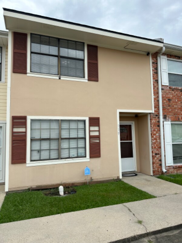 Primary Photo - 119 Southfield Pkwy