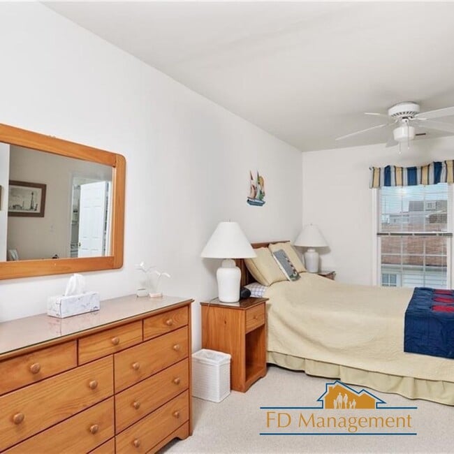 Building Photo - 3 Bedroom 2 Bathroom Home - Near Buckroe B...