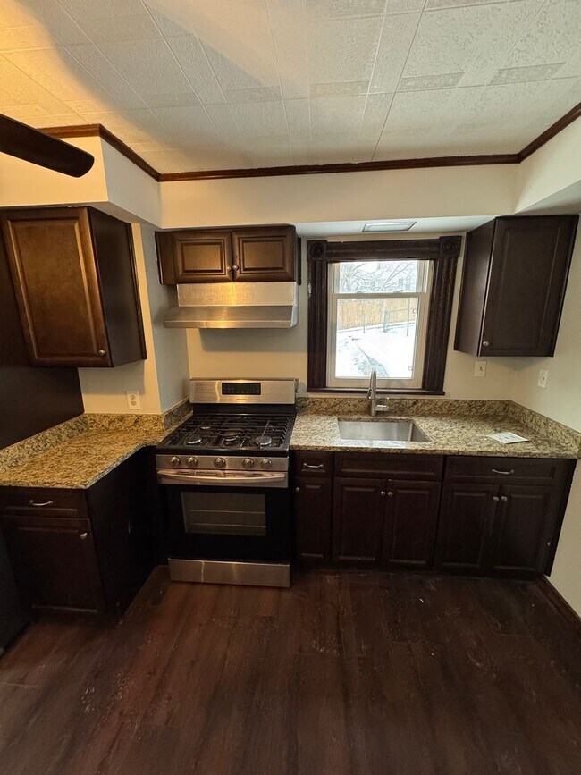 Building Photo - 2504 Olympia St