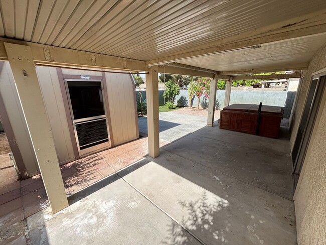 Building Photo - This inviting single-story home boasts a s...