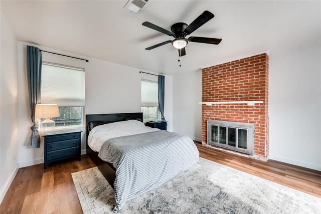 Building Photo - 228 E Oak Dr