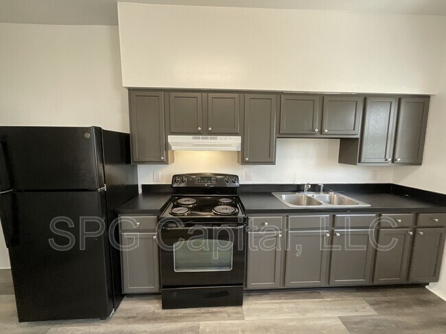 Building Photo - 156 Hamilton Ave