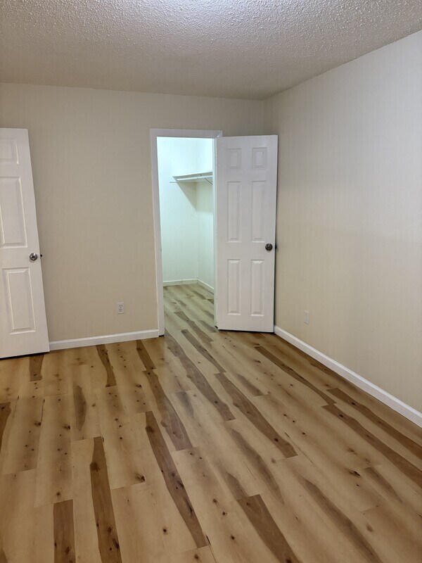 Building Photo - 3620 Verde Dr