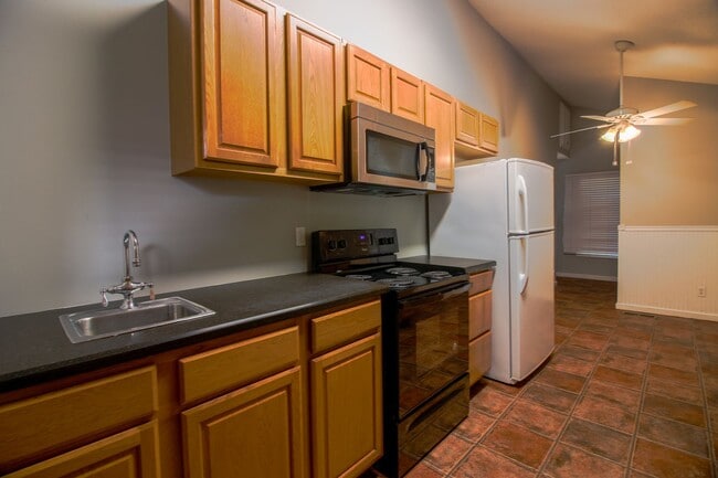 Building Photo - Midtown Brick home