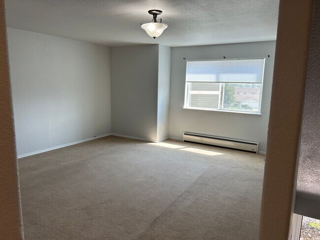 Building Photo - 1201 Wineglass Ct