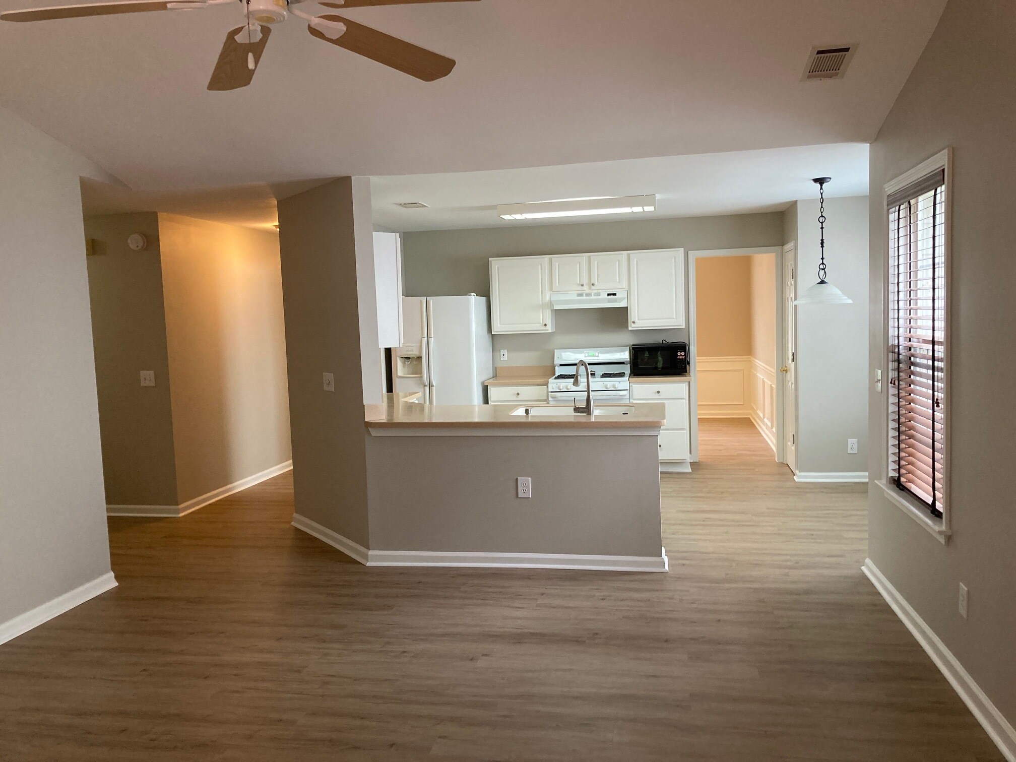 Building Photo - 2328 Leacroft Way