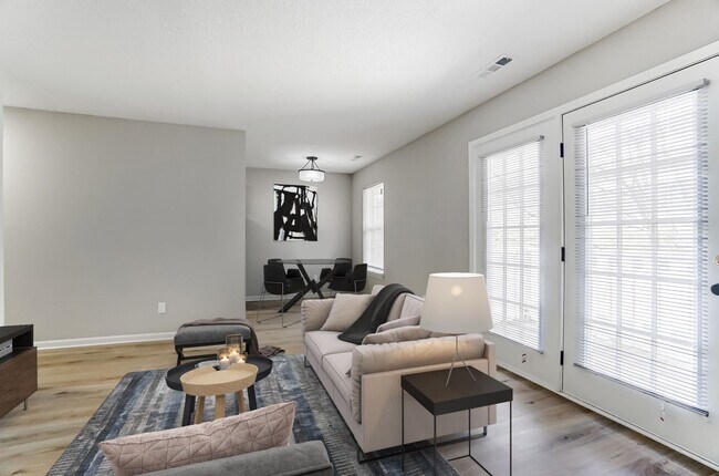 Building Photo - Renovated 2 Bedroom with Washer + Dryer Av...