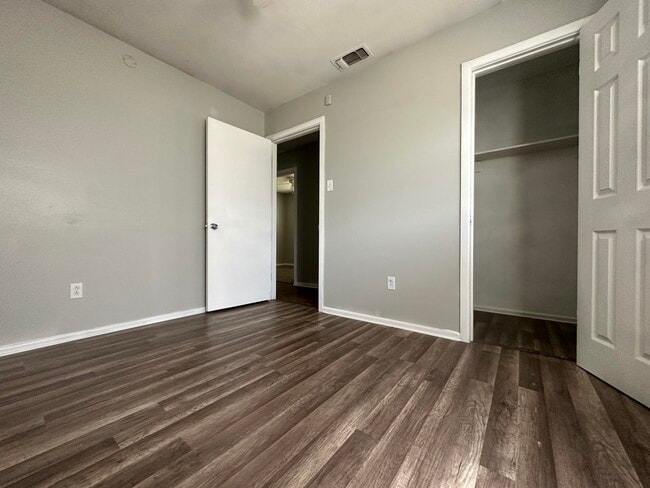 Building Photo - 2612 E Auburn St