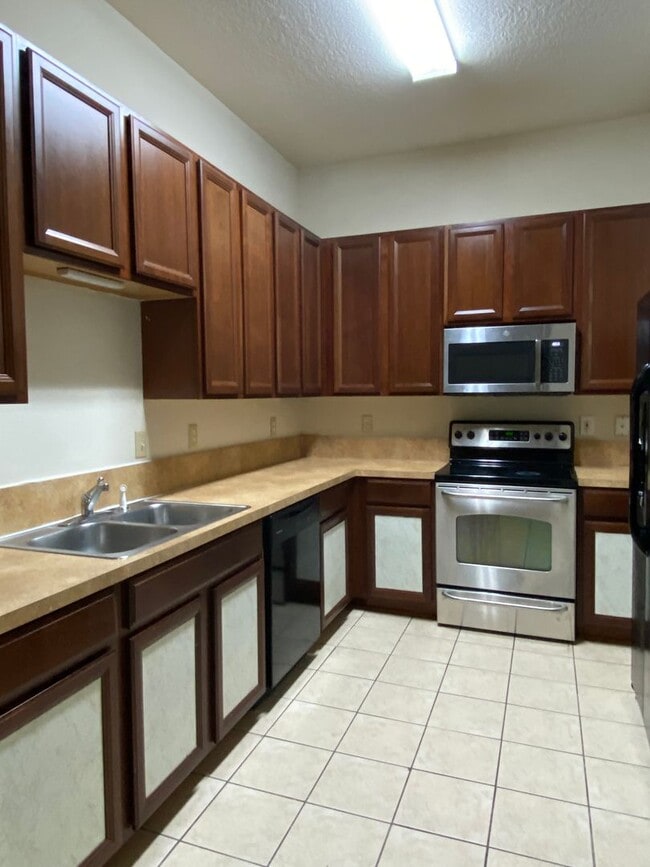 Building Photo - 9410 Osprey Branch Trail
