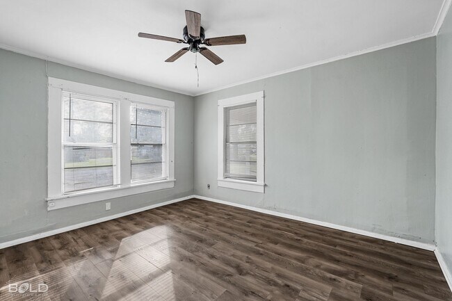 Building Photo - 310 Randolph St