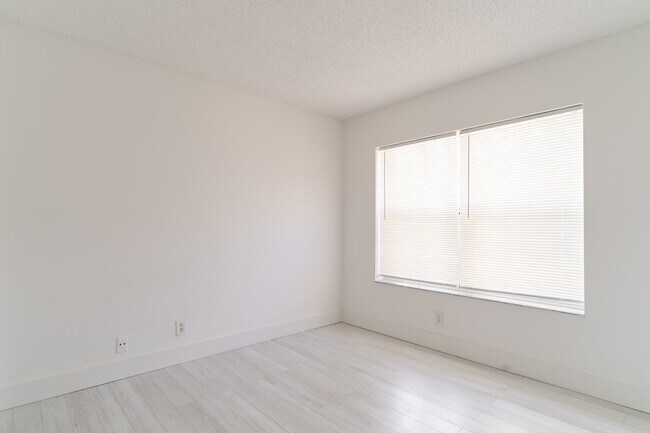 Building Photo - 719 Stanton Dr