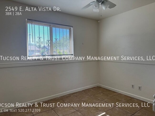 Building Photo - 2549 E Alta Vista St