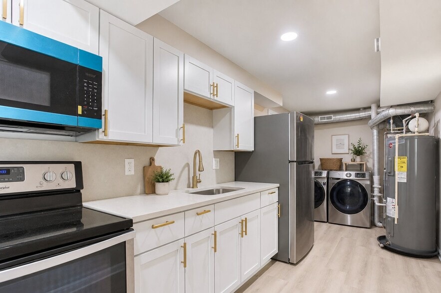 Building Photo - 17211 Usher Pl