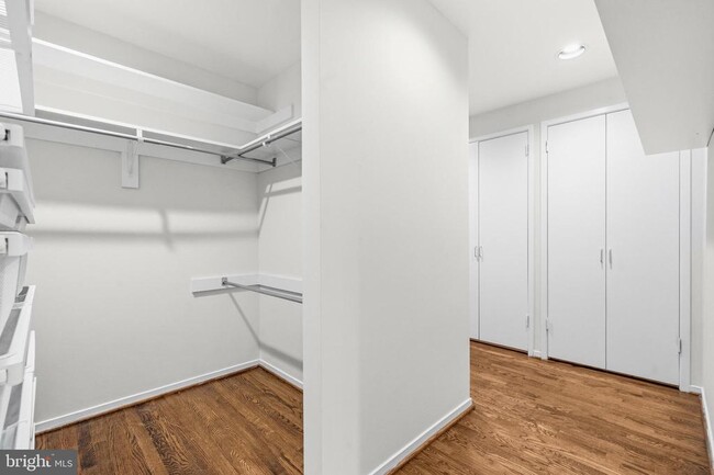 Building Photo - 9416 Holbrook Ln