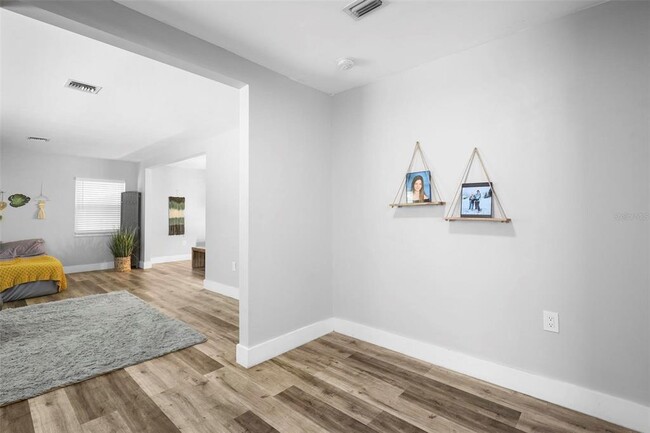 Building Photo - 412 Pinar Dr