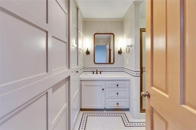 Building Photo - 408 Westwood Terrace