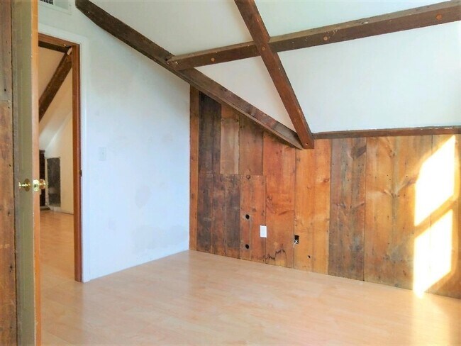 Building Photo - 7 Grand St