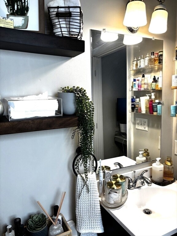 Building Photo - 18 Knowlton St