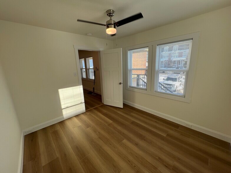 Building Photo - 1461 W King St