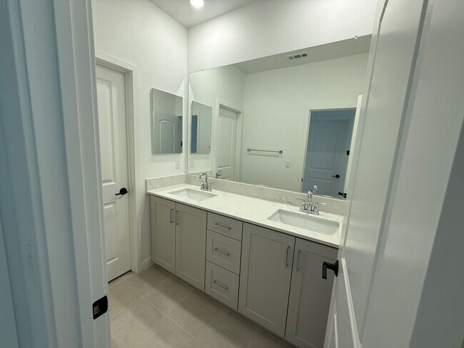 Building Photo - 2025 Build, 3 Bedroom 2.5 bath with over 2000sqft!!!