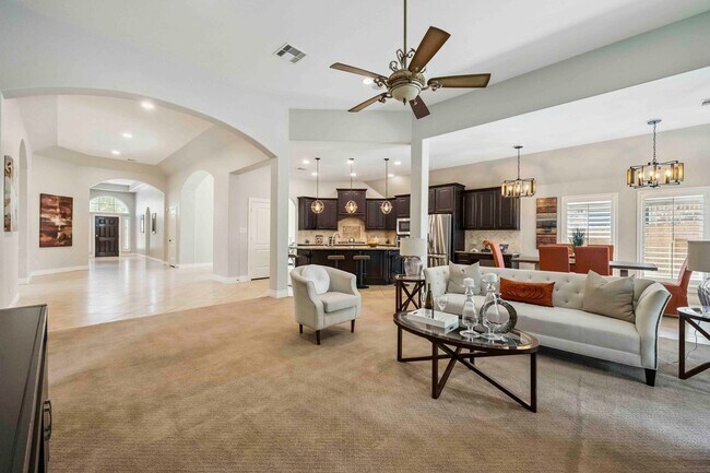 Building Photo - Beautifully maintained 4-beds, 3-bath, 3 c...