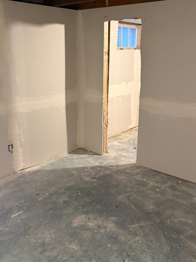 Building Photo - 1201 SW Garfield Ave